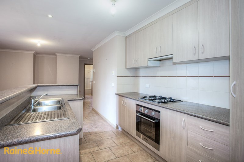 Photo - 12 Lambert Avenue, Sunbury VIC 3429 - Image 2