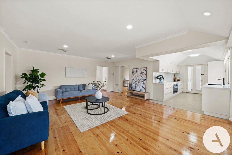 Photo - 12 Lambrigg Street, Farrer ACT 2607 - Image 8
