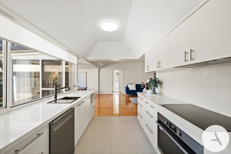 Photo - 12 Lambrigg Street, Farrer ACT 2607 - Image 10