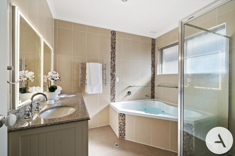 Photo - 12 Lambrigg Street, Farrer ACT 2607 - Image 16