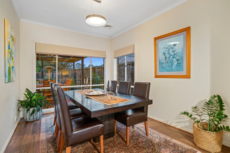 Photo - 12 Lancewood Walk, South Morang VIC 3752 - Image 11