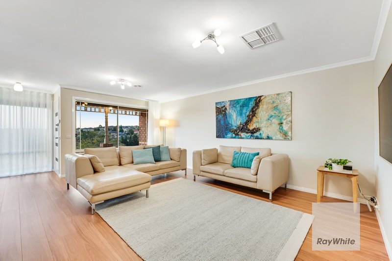 Photo - 12 Langbourne Court, Greenvale VIC 3059 - Image 5