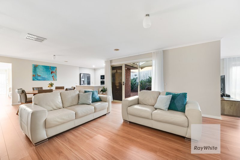 Photo - 12 Langbourne Court, Greenvale VIC 3059 - Image 13