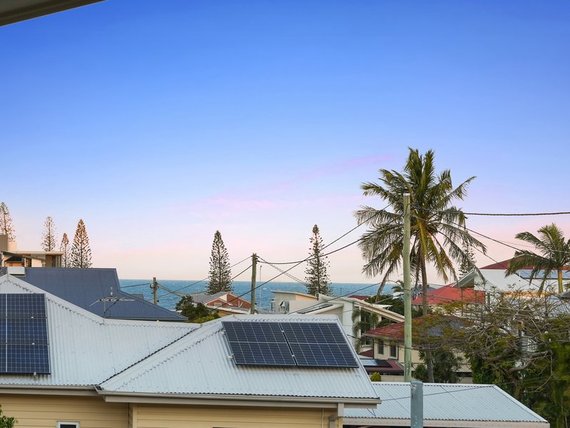 Photo - 12 Langdon Avenue, Margate QLD 4019 - Image 5