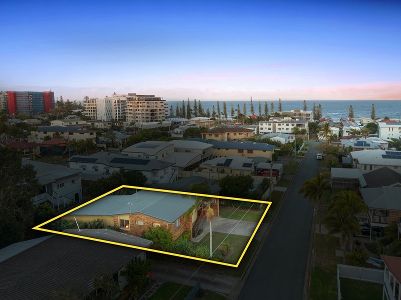 Photo - 12 Langdon Avenue, Margate QLD 4019 - Image 6