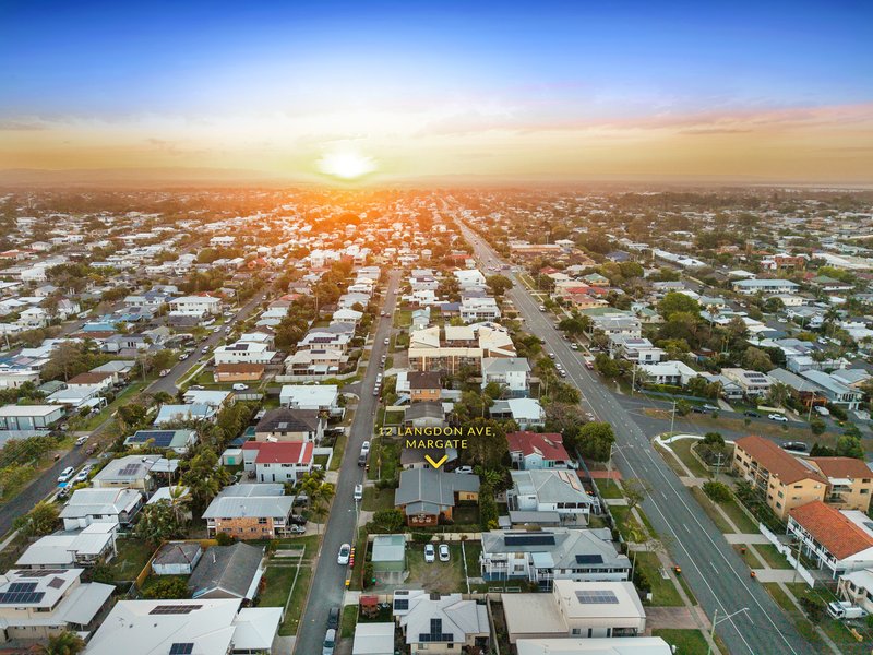 Photo - 12 Langdon Avenue, Margate QLD 4019 - Image 14