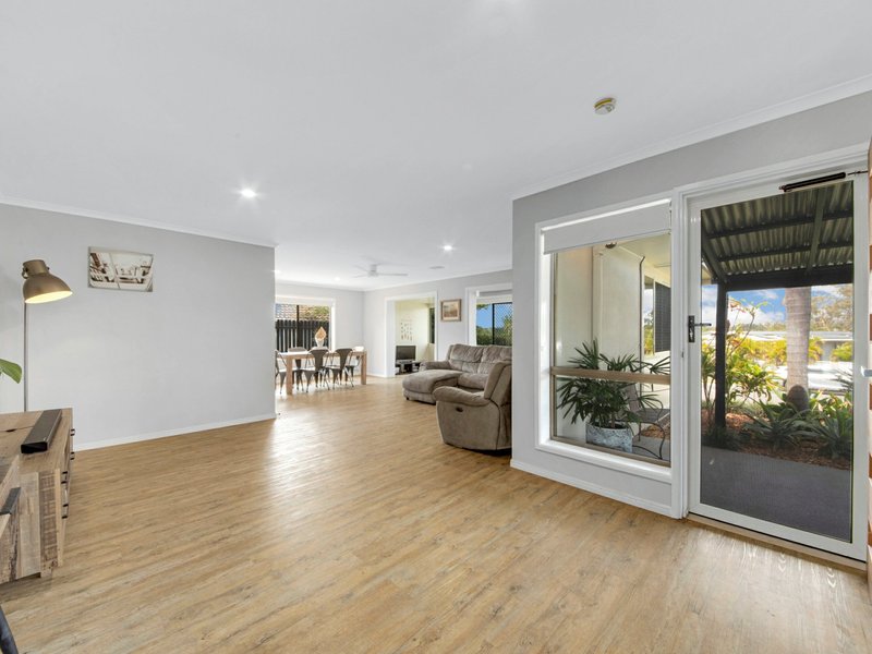 Photo - 12 Langdon Street, Tannum Sands QLD 4680 - Image 3