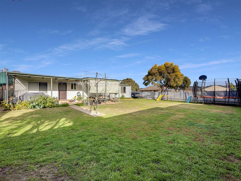 Photo - 12 Langlands Street, Wangaratta VIC 3677 - Image 12