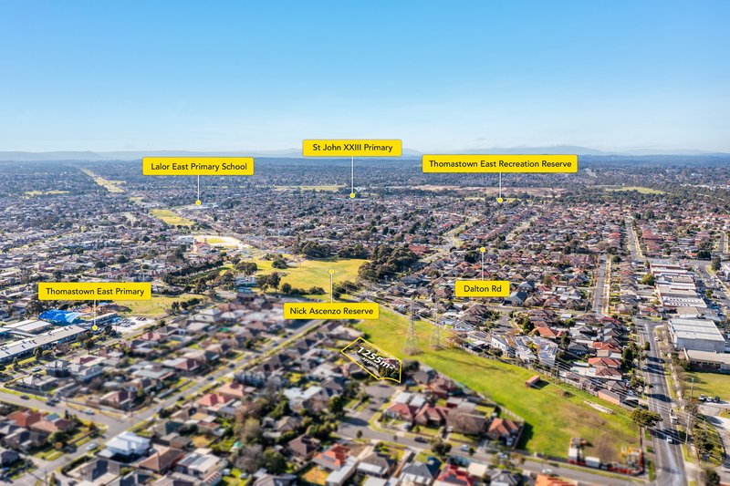 Photo - 12 Lansell Court, Thomastown VIC 3074 - Image 3