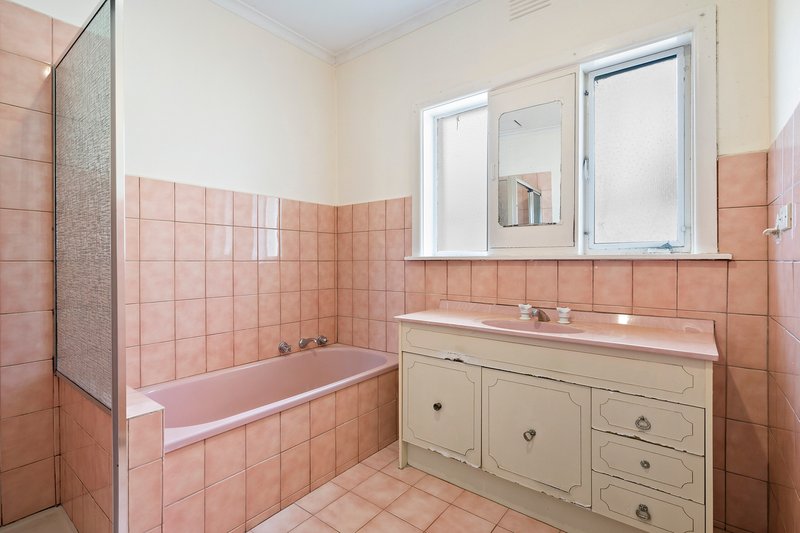 Photo - 12 Lansell Court, Thomastown VIC 3074 - Image 10