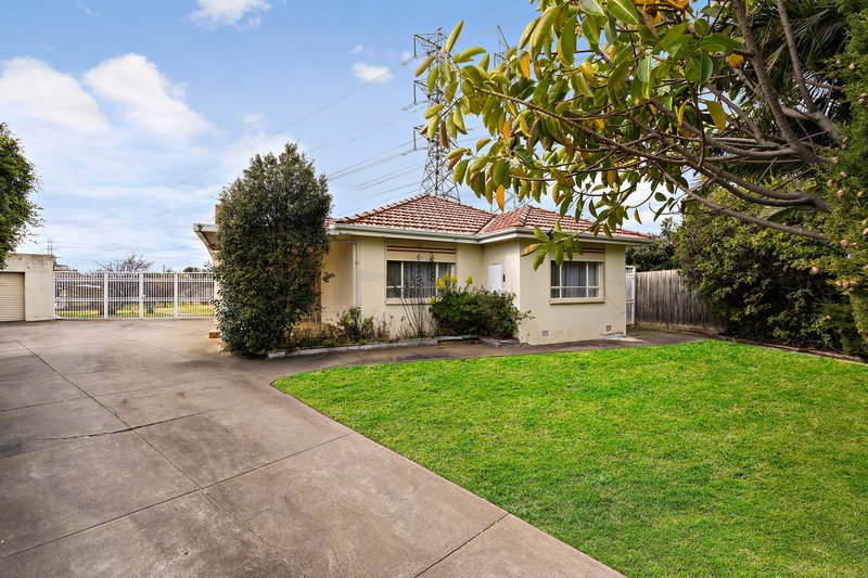 Photo - 12 Lansell Court, Thomastown VIC 3074 - Image 11