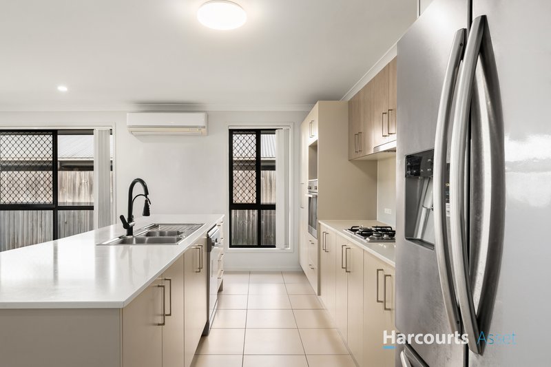 Photo - 12 Latham Street, Yarrabilba QLD 4207 - Image 4