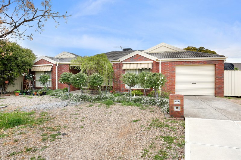 Photo - 12 Lauderdale Drive, Tarneit VIC 3029 - Image 10