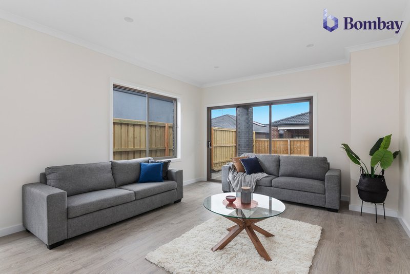 Photo - 12 Lauradan Way, Wollert VIC 3750 - Image 4