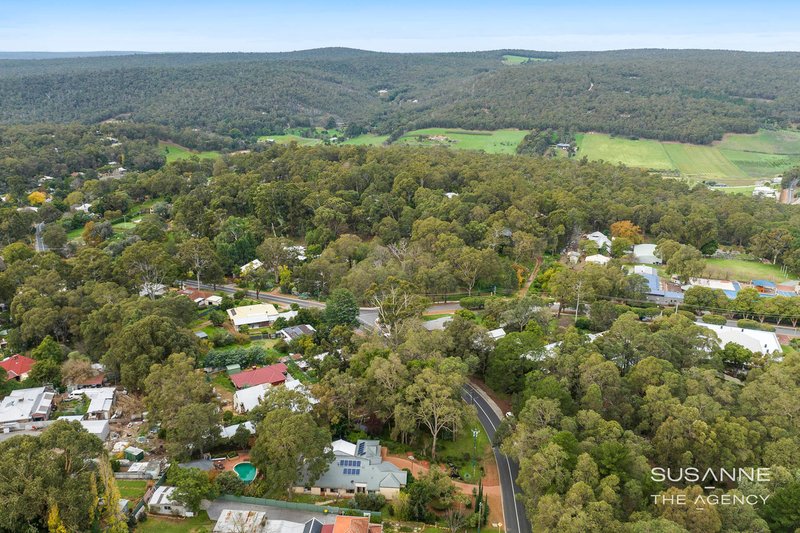 Photo - 12 Lawnbrook Road East , Bickley WA 6076 - Image 34