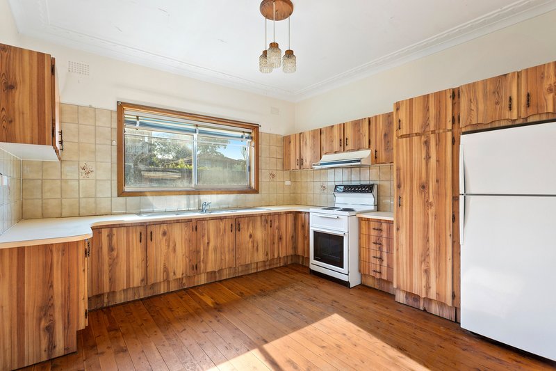 Photo - 12 Lee Street, Warrawong NSW 2502 - Image 7