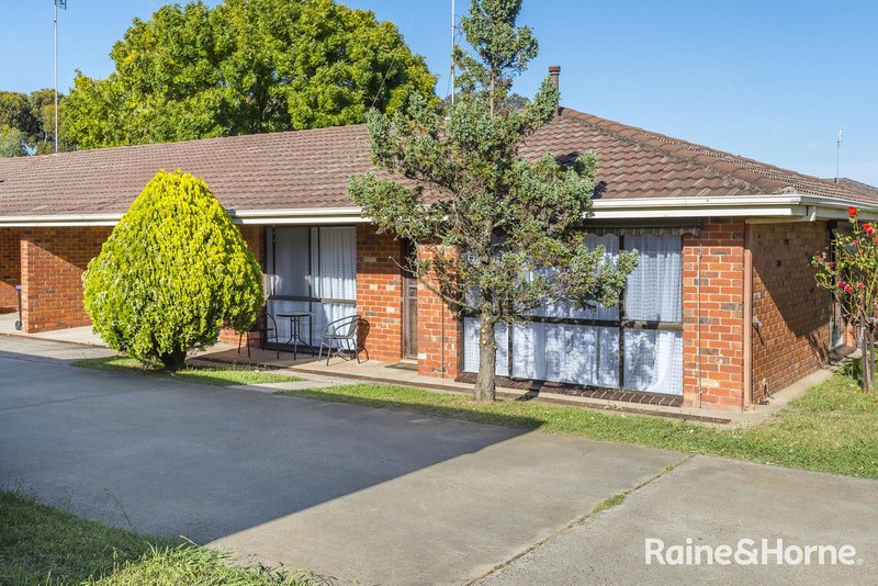 Photo - 1/2 Leete Street, Kyneton VIC 3444 - Image 2