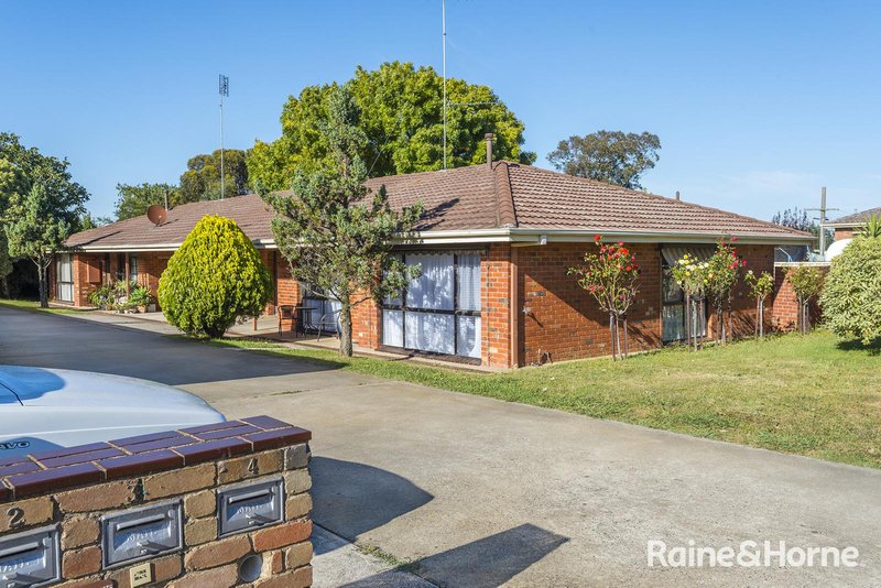 Photo - 1/2 Leete Street, Kyneton VIC 3444 - Image 3