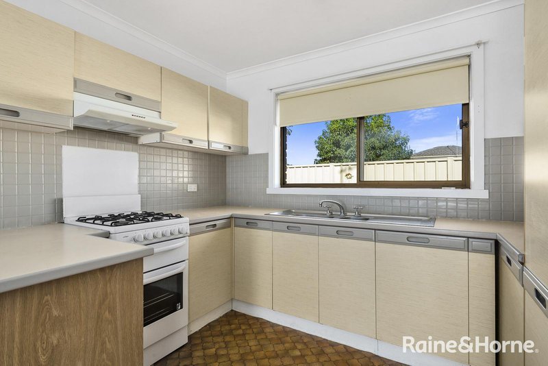 Photo - 1/2 Leete Street, Kyneton VIC 3444 - Image 4