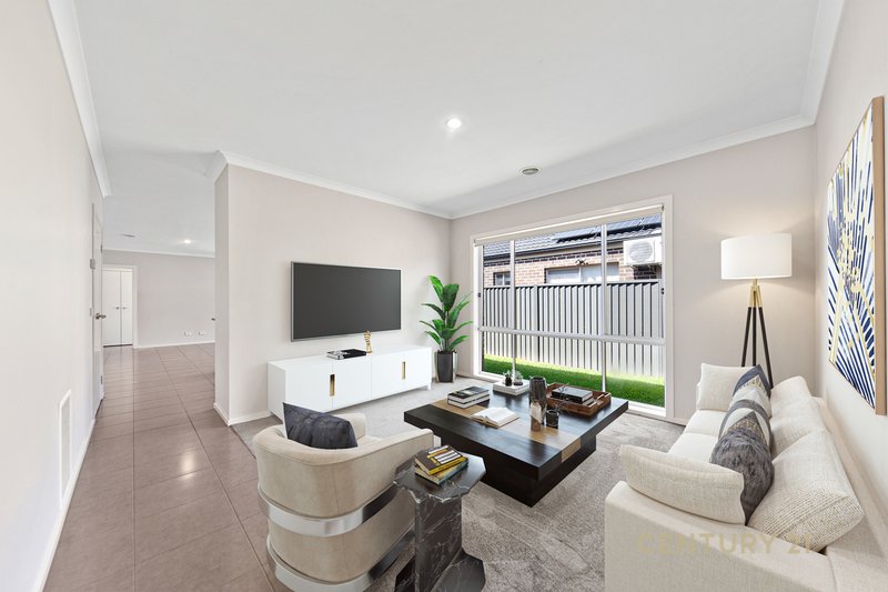 Photo - 12 Lehmann Grove, Pakenham VIC 3810 - Image 5