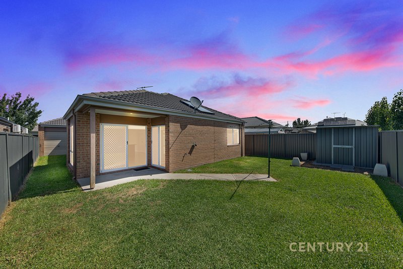 Photo - 12 Lehmann Grove, Pakenham VIC 3810 - Image 12