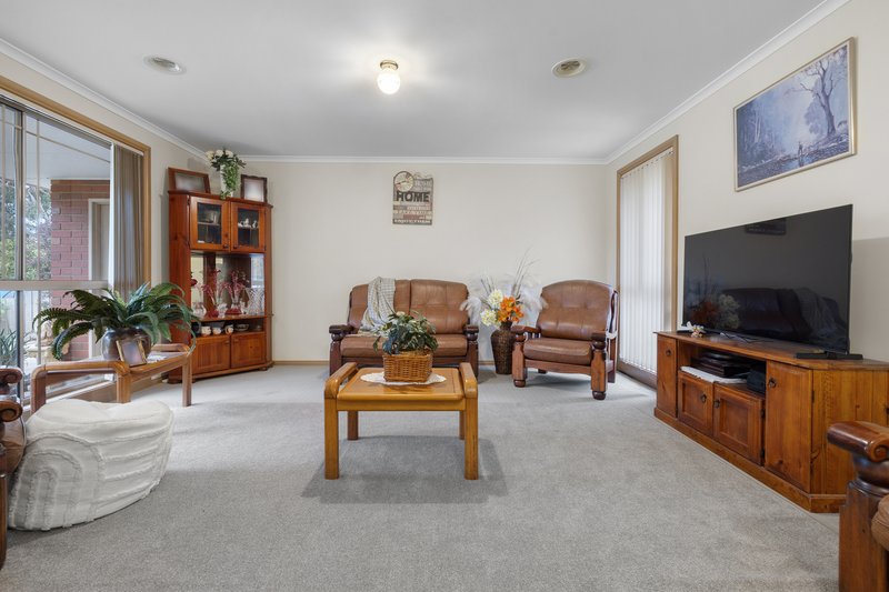 Photo - 12 Lena Court, Hoppers Crossing VIC 3029 - Image 3