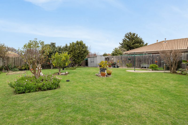 Photo - 12 Lena Court, Hoppers Crossing VIC 3029 - Image 17