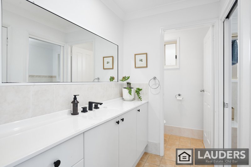 Photo - 12 Leopardwood Street, Old Bar NSW 2430 - Image 15