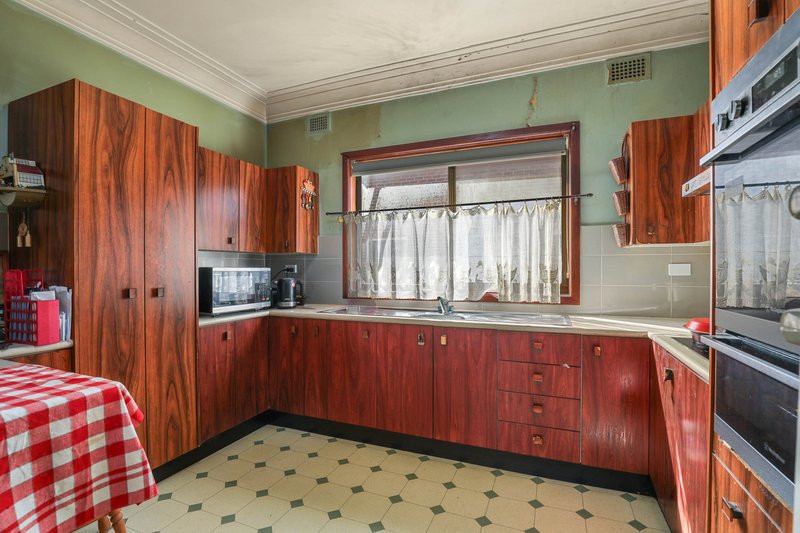 Photo - 12 Leslie Road, Bexley NSW 2207 - Image 6