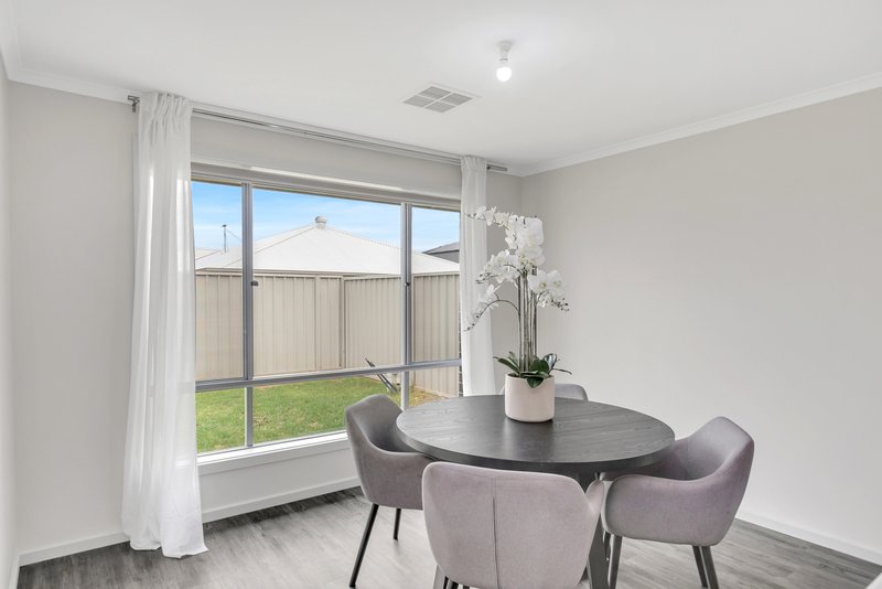 Photo - 12 Levant Street, Munno Para West SA 5115 - Image 17