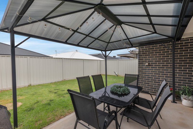 Photo - 12 Levant Street, Munno Para West SA 5115 - Image 24