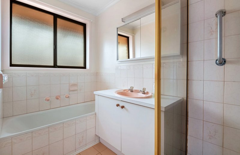 Photo - 12 Lewis Close, Mill Park VIC 3082 - Image 9