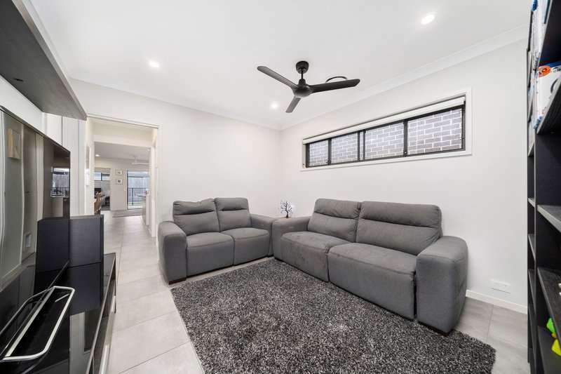 Photo - 12 Liberator Street, Griffin QLD 4503 - Image 4