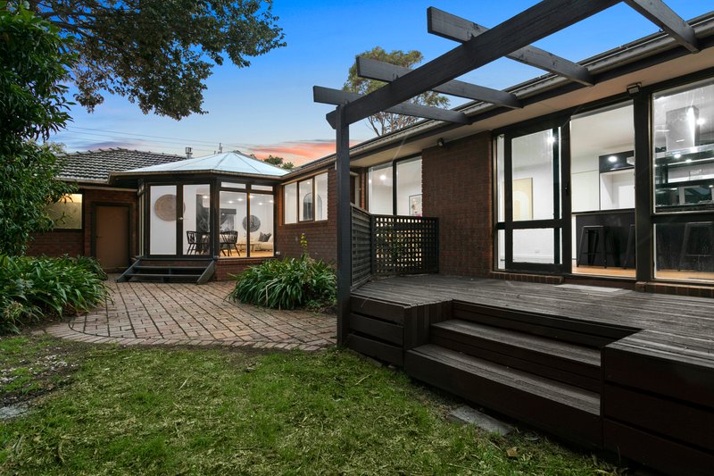 Photo - 12 Lileura Avenue, Beaumaris VIC 3193 - Image 6