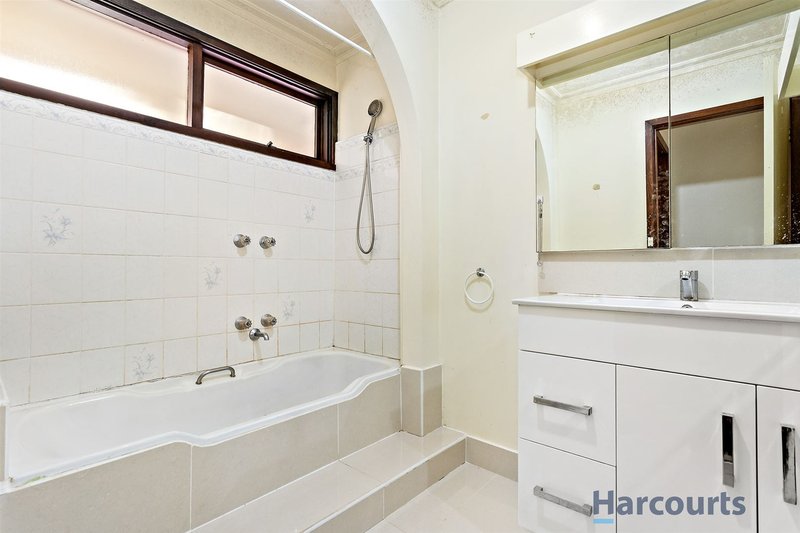 Photo - 12 Lilian Street, Glen Waverley VIC 3150 - Image 5