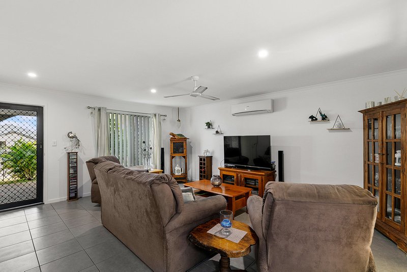 Photo - 12 Lillee Court, Urangan QLD 4655 - Image 5