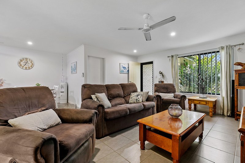 Photo - 12 Lillee Court, Urangan QLD 4655 - Image 7