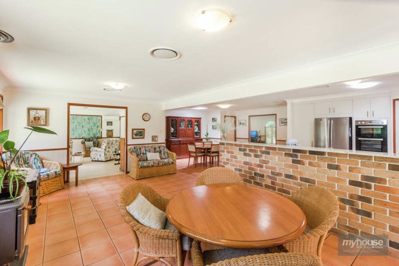 Photo - 12 Lillian Court, Highfields QLD 4352 - Image 5