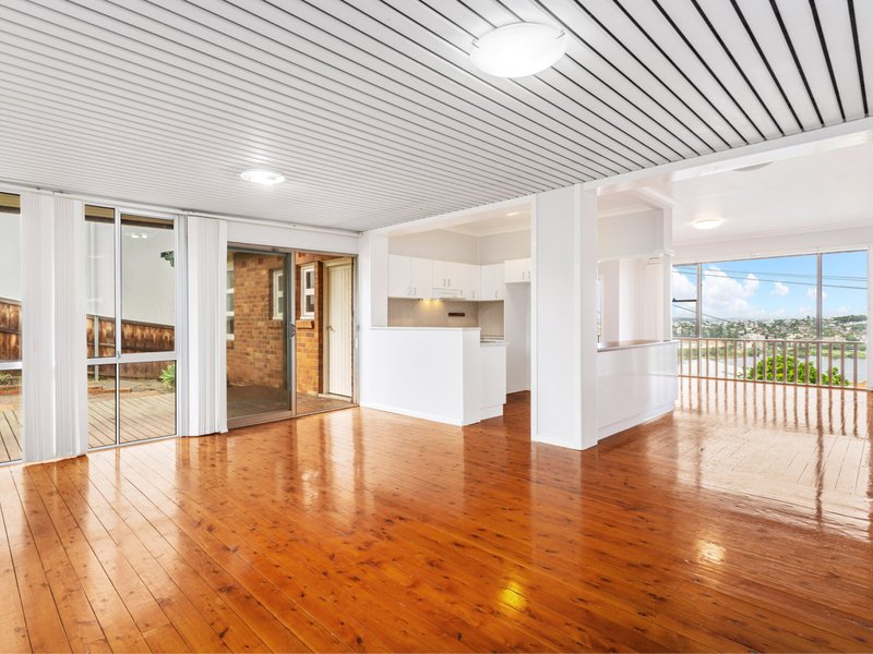 Photo - 12 Lincoln Avenue, Collaroy NSW 2097 - Image 4