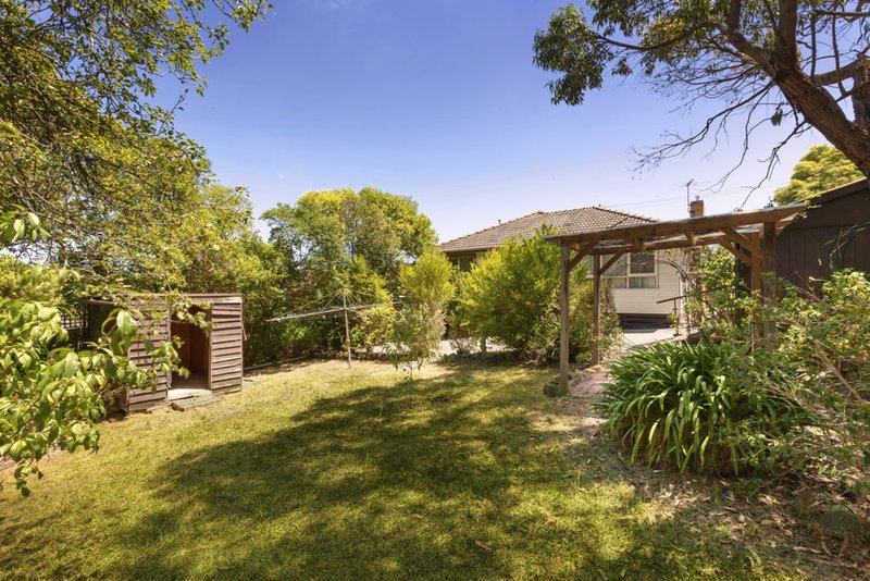 Photo - 12 Lincoln Drive, Bulleen VIC 3105 - Image 5