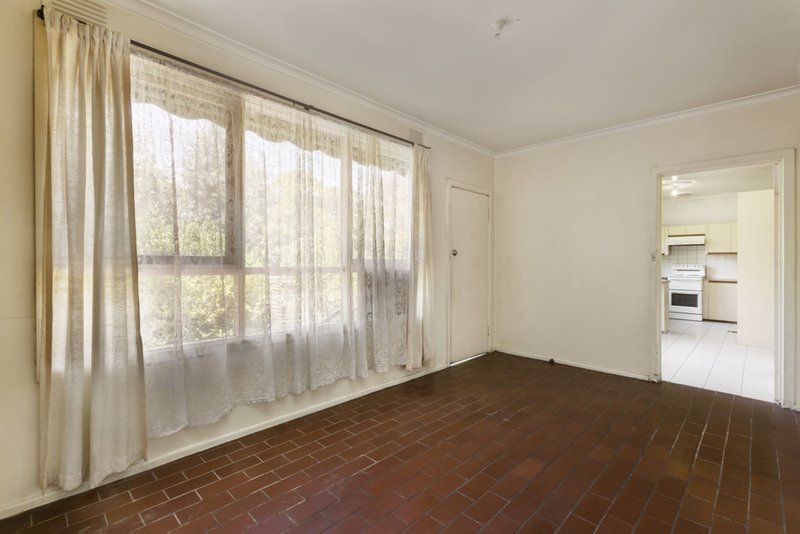 Photo - 12 Lincoln Drive, Bulleen VIC 3105 - Image 6