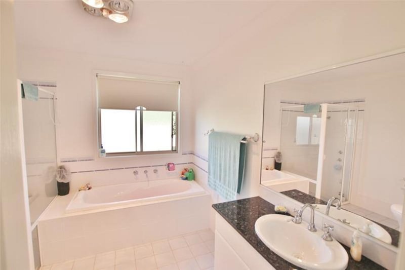 Photo - 12 Lincoln Grove, Harrington Park NSW 2567 - Image 7