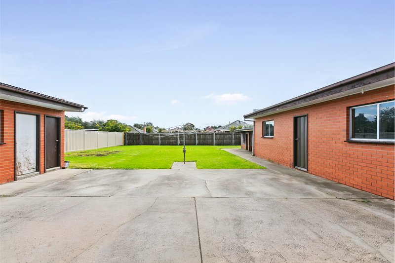 Photo - 12 Lindenow Street, Reservoir VIC 3073 - Image 11