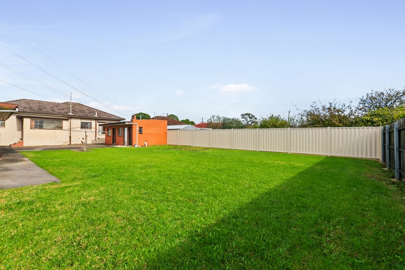 Photo - 12 Lindenow Street, Reservoir VIC 3073 - Image 13