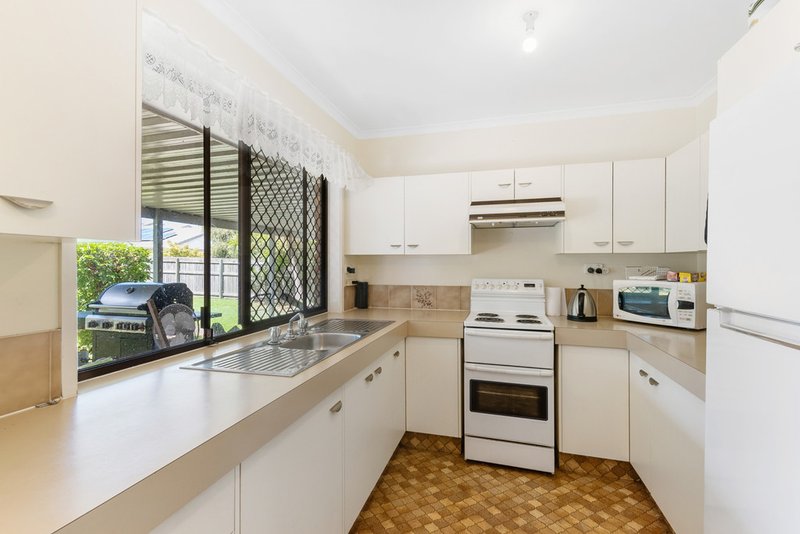 Photo - 12 Lindsay Street, Rothwell QLD 4022 - Image 2