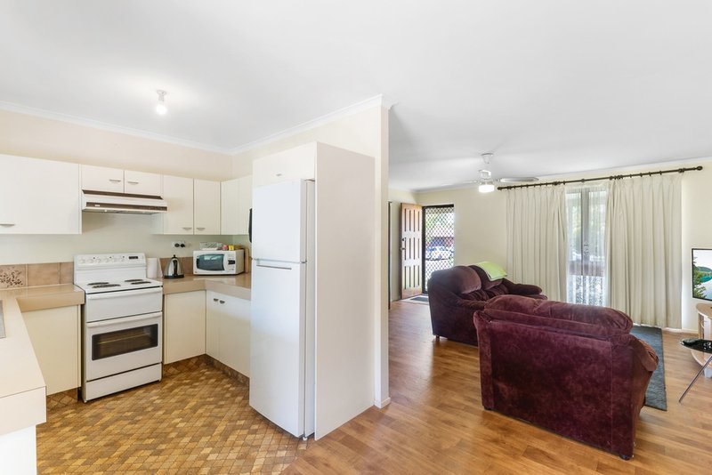 Photo - 12 Lindsay Street, Rothwell QLD 4022 - Image 5