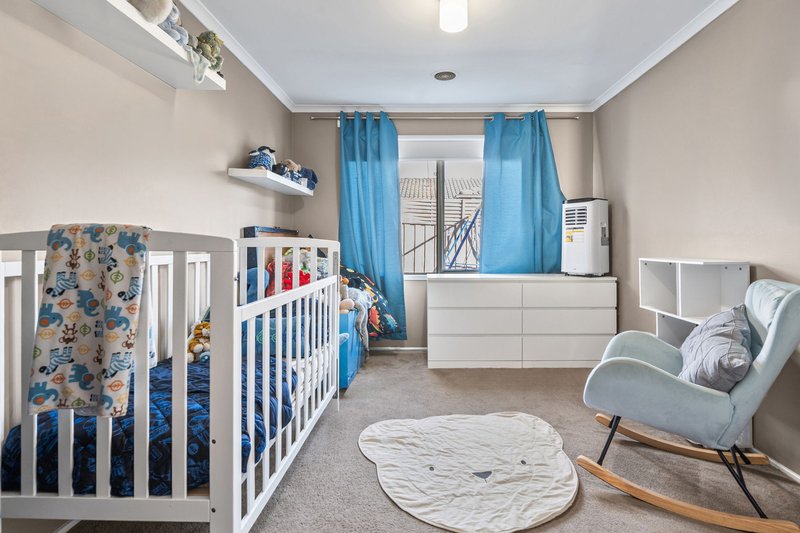 Photo - 12 Lisburn Way, Berwick VIC 3806 - Image 12