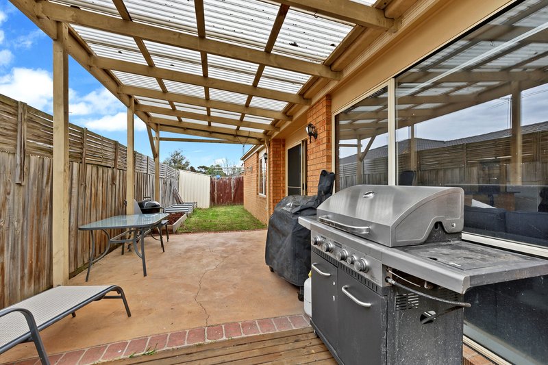 Photo - 12 Lisburn Way, Berwick VIC 3806 - Image 6