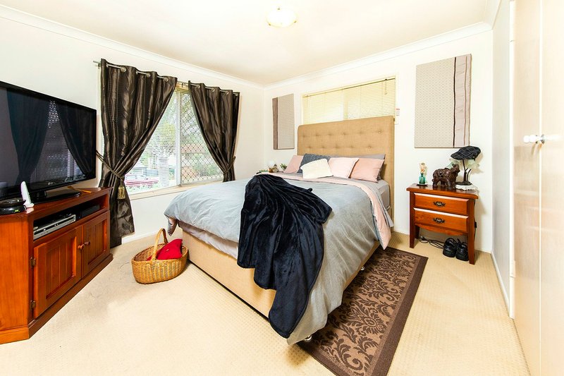 Photo - 12 Little John Street, Daisy Hill QLD 4127 - Image 9