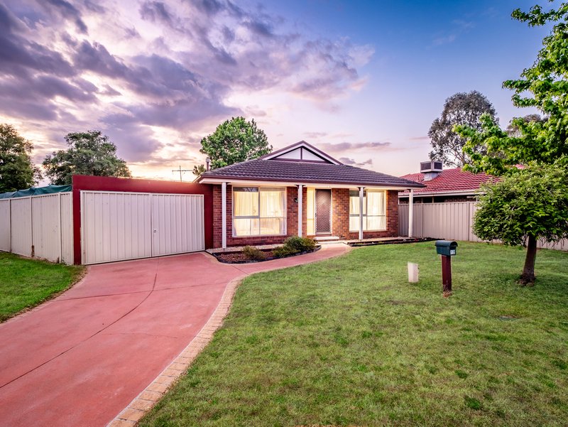 12 Lobelia Court, Cranbourne North VIC 3977